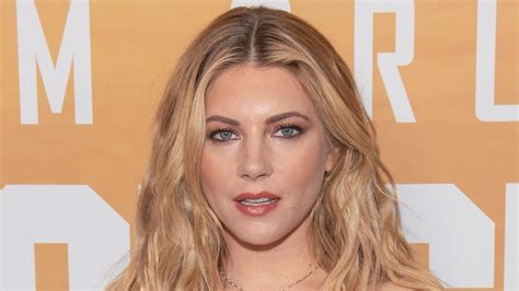 Big Sky Star Katheryn Winnick Shares Swimwear。